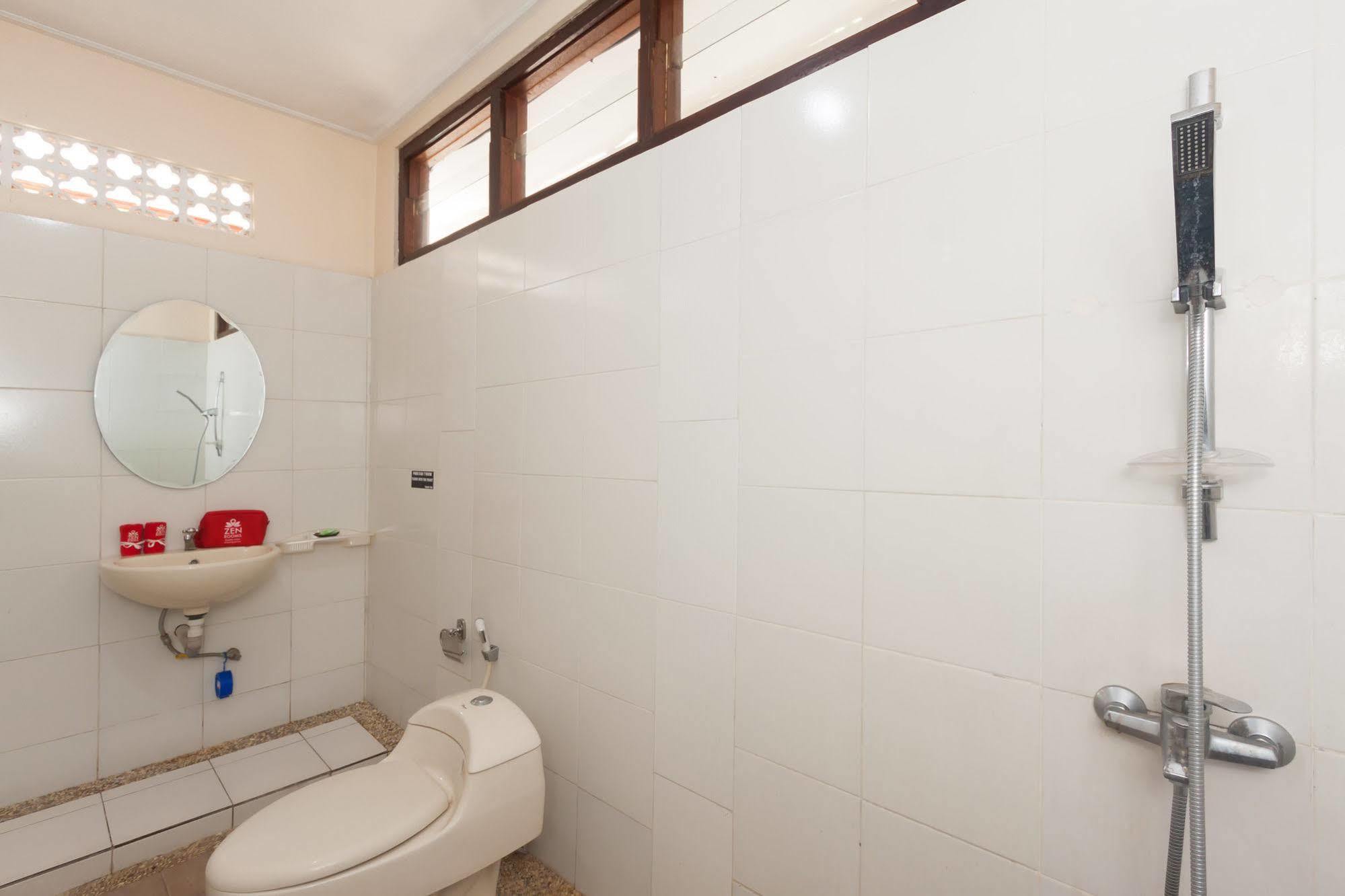 Zen Rooms Sanur Blanjong Sekawaru Екстер'єр фото