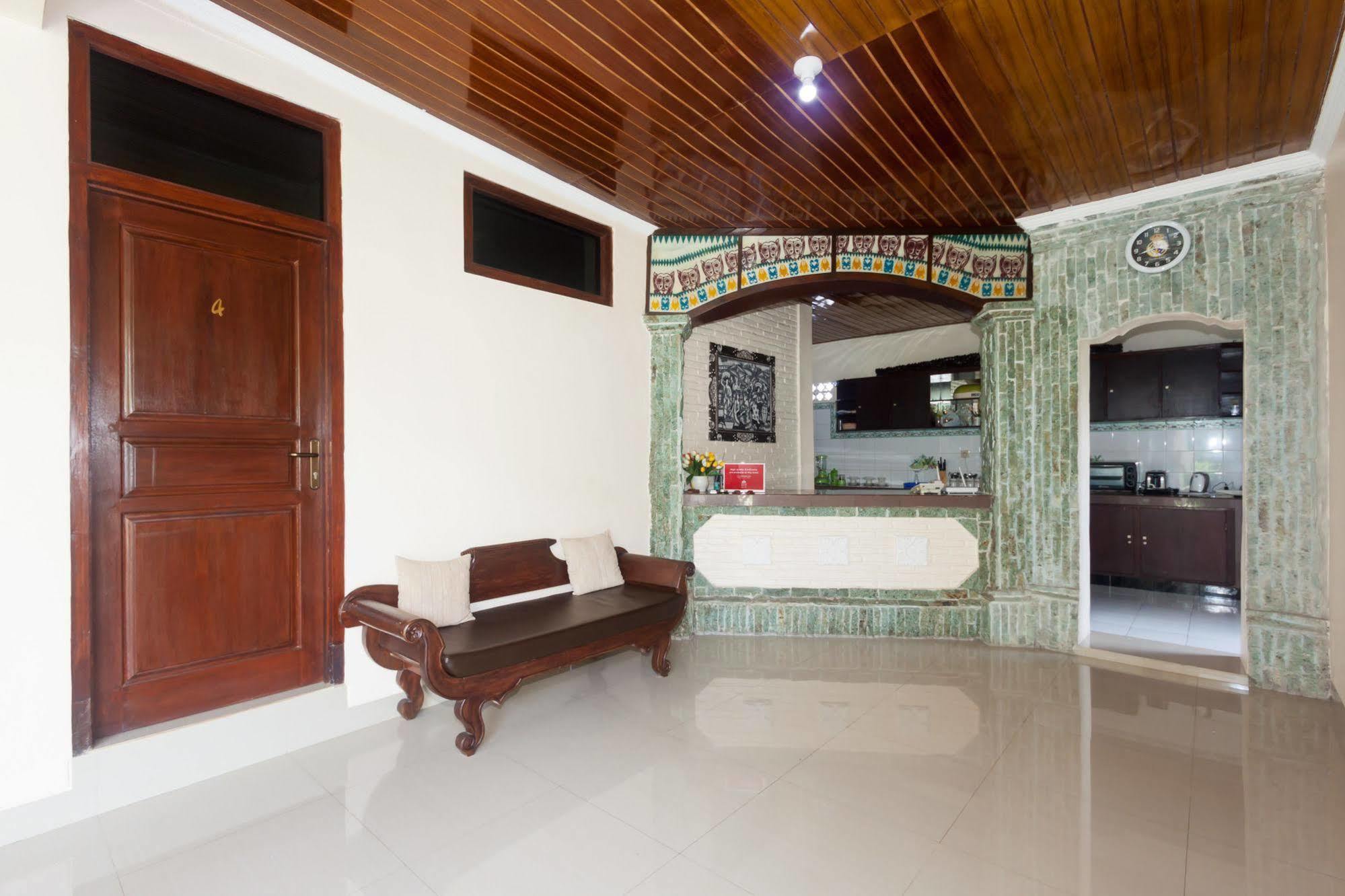 Zen Rooms Sanur Blanjong Sekawaru Екстер'єр фото